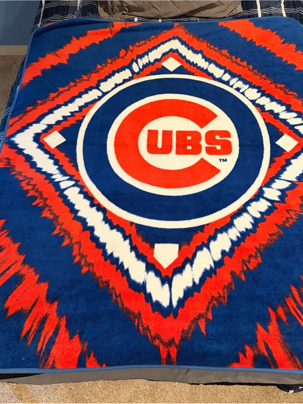 Chicago Cubs Plush Throw Blanket - Blue & Red Team Design